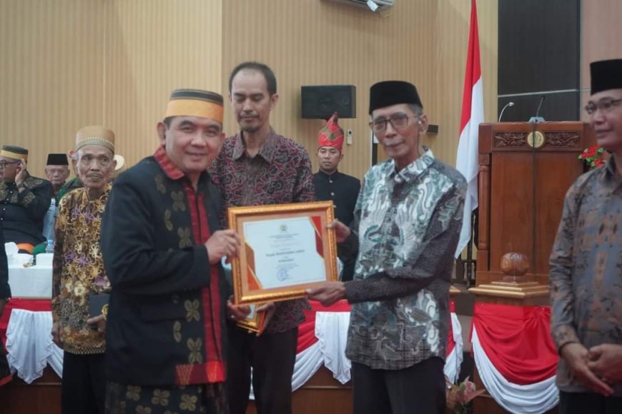 DPRD Gelar Sidang Paripurna Dalam Rangka HUT Kabupaten Sumbawa Ke 65