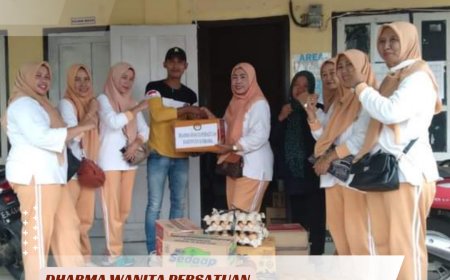 Dharma Wanita Persatuan Kabupaten Sumbawa Berikan Bantuan Kepada Korban Banjir