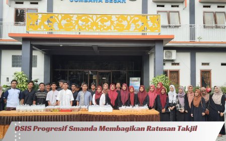 Tempa Sikap Peduli, OSIS Progresif Smanda Membagikan Ratusan Takjil