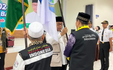 Pj Gubernur NTB Miq Gite lepas Jamaah Haji Kloter 1 NTB