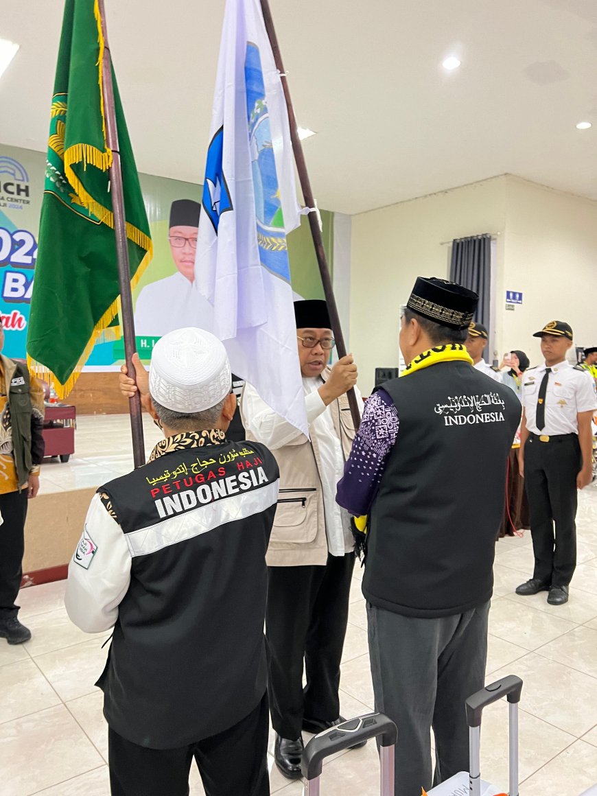 Pj Gubernur NTB Miq Gite lepas Jamaah Haji Kloter 1 NTB