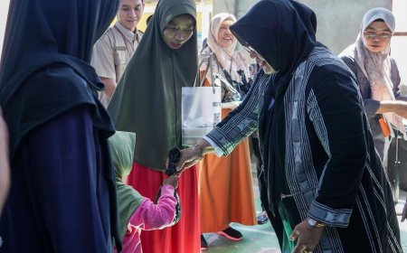 GEMARIKAN di Labuhan Haji, Bunda Lale Himbau Masyarakat Perbanyak Komsumsi Ikan