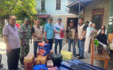 Ketua DPRD  Kunjungi dan Berikan Bantuan  Korban Kebakaran  Di Desa Kalimango