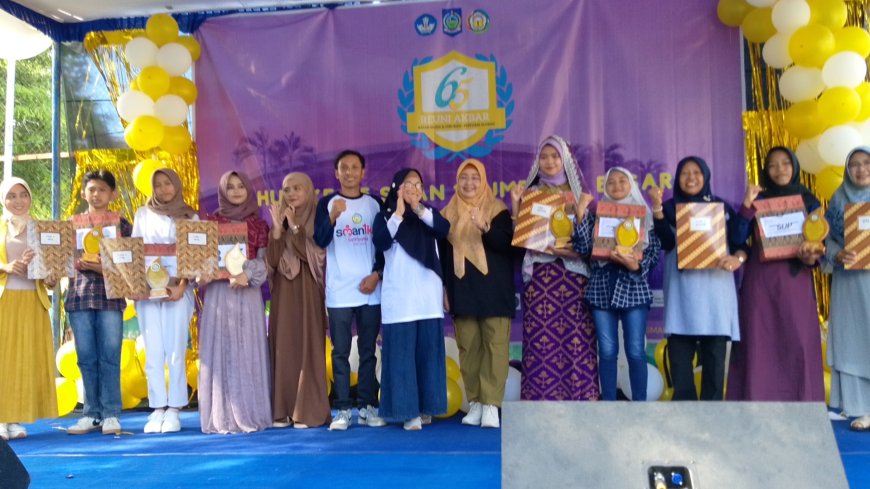 Semarak HUT ke-65 SMANIKA Sumbawa Besar. Hadirkan Alumni lintas Generasi