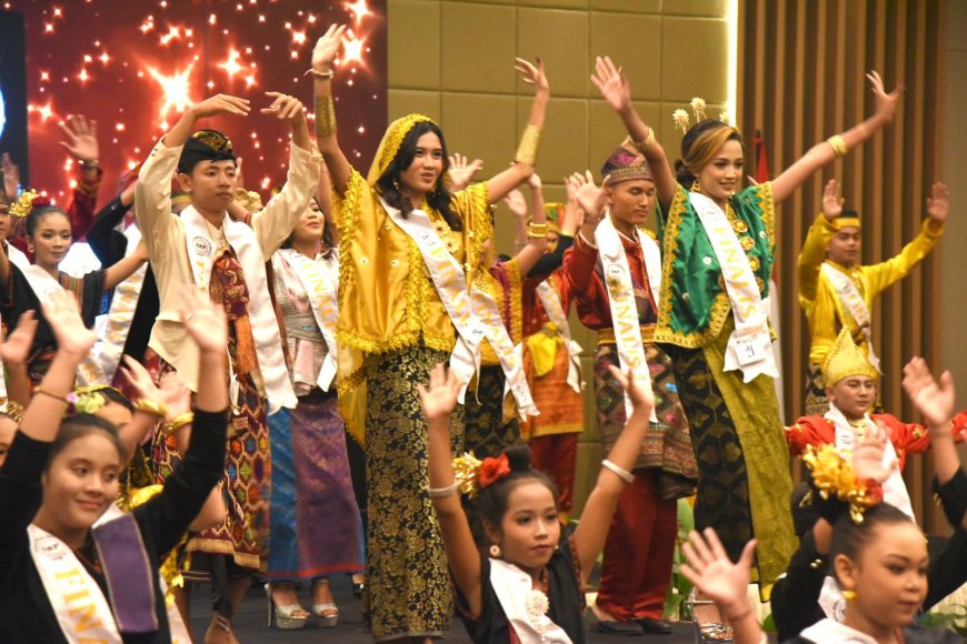 Kadispar Buka  Grand Final Duta Remaja Pariwisata Indonesia Tingkat Provinsi NTB
