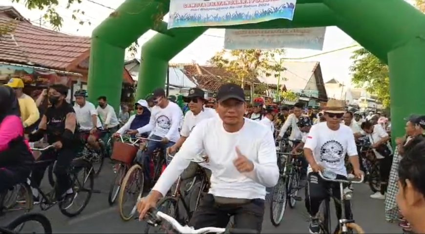 Semarak HUT Bhayangkara Ke 78 Kadis   Kesehatan  Sumbawa  Apresiasi Samota Bhayangkara Fun Bike