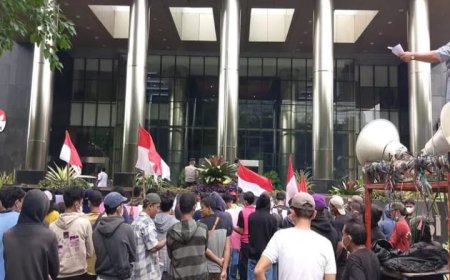 Kantor KPK Di Geruduk Massa Tuntut Dugaan Kasus Korupsi Bupati Padang Lawas Utara