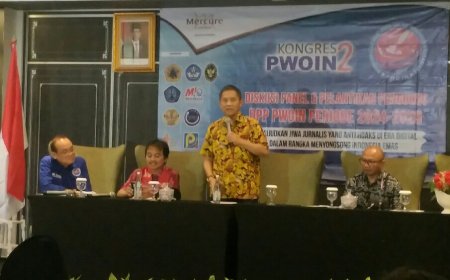PWOIN Adakan Kongres II, Diskusi Panel dan  Pelantikan Pengurus. Advokat Happy Hayati Ucapkan Selamat dan Sukses