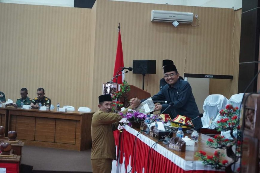 Fraksi Partai Demokrat DPRD Kabupaten Sumbawa Berikan Sejumlah Saran bidang Pendidikan dan Peningkatan PAD