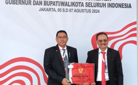 Sumbawa Terima Duplikat Bendera Pusaka dari BPIP Jelang HUT RI ke-79