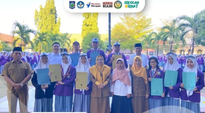 Kepala SMAN 1 Sumbawa Besar Apresiasi 3 Tim Smanika Berprestasi di Kuis Ki Hajar Basic