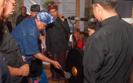 Lestarikan Budaya Lokal, Sekda NTB Buka Kegiatan Rebo Bontong