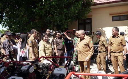 Dorong Peningkatan Produktivitas Pertanian Pemda Sumbawa Serahkan Bantuan Alsintan