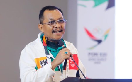 Atlet Legenda Bawa Api Obor Pada Open Ceremony PON XXI Wilayah Sumut