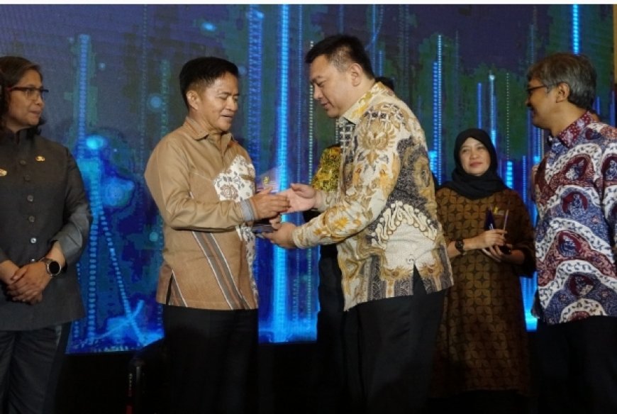 Pj Gubernur NTB Hassanudin Raih Penghargaan dalam Apresiasi Tokoh Indonesia 2024 oleh Tempo Inti Media