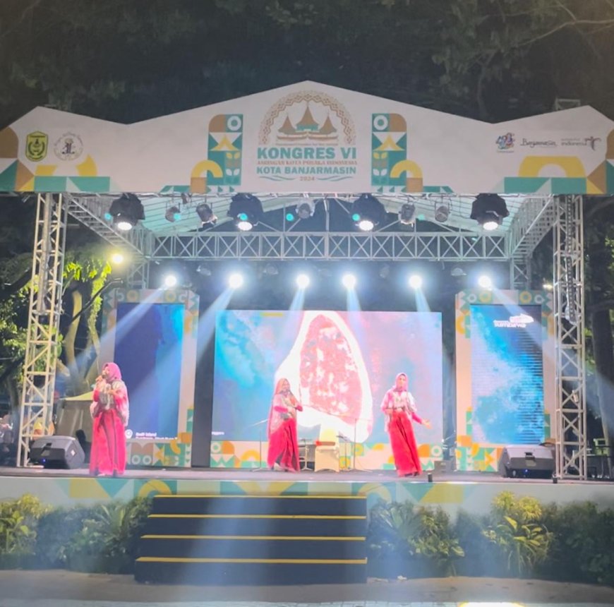Pesona Basakeco dan Bakilung Memikat Hati Ribuan Penonton di  Pentas Seni Kota Banjarmasin