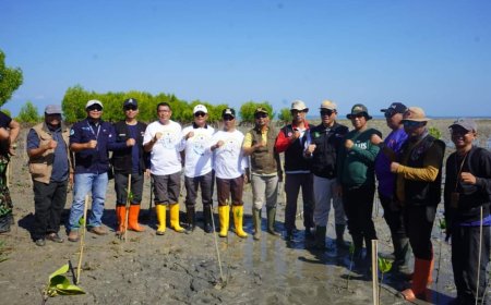 Pjs.bupati Sumbawa Lakukan Penanaman Mangrove, Tinjau Pengobatan Gratis Distribusi Air Bersih Hingga Kunjungan MI Muhammadiyah Utan