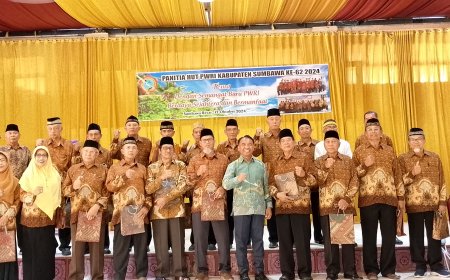 Perayaan HUT PWRI  Kabupaten Sumbawa Meriah. PJs Bupati Berikan Apresiasi dan Motivasi  Tetap Berdaya