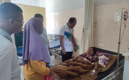 Meskipun Padat Agenda, Cabup Abdul Rafiq Selalu Sempatkan Diri Semangati Warga Sakit di Rumah Sakit