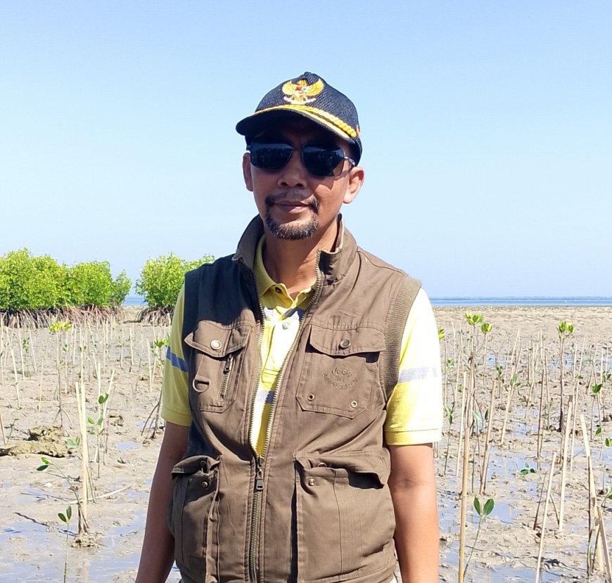 Anggota DPRD Kabupaten Sumbawa H.M.Berlian Rayes Apresiasi  Penanaman Mangrove di Pulau Bungin