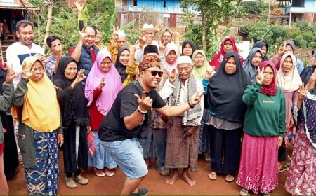 Kampanye di Desa Tepal Pasangan RASA disambut  Hangat Warga