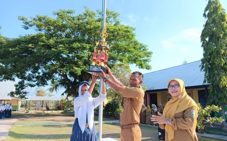 Anggota  DPRD H Jabir Ucapkan Selamat Kepada Tim Voli SMPN 1 Moyo Utara Juara 1 Gregorius Cup 2024