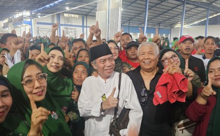 Bersama Ulama Sepuh NW dan NWDI, Ribuan Warga dari 21 Kecamatan di Lombok Timur Bersatu Dukung dan Menangkan  Pasangan Jilbab Ijo Rohmi-Firin