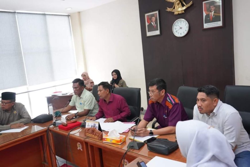 Komisi II DPRD Sumbawa Hearing Bersama Distan, Pengusaha Pupuk dan LSM  Terkait  Pupuk