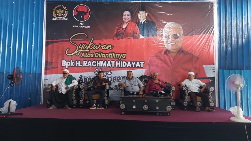 Ikrar di Hadapan H Rachmat Hidayat dan Ribuan Jamaah, Ulama Kharismatik NW TGH Muhsin Badri Nyatakan Dukungan untuk Rohmi-Firin