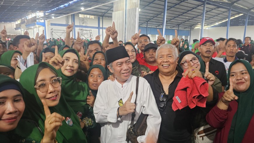 Bersama Ulama Sepuh NW dan NWDI, Ribuan Warga dari 21 Kecamatan di Lombok Timur Bersatu Dukung dan Menangkan  Pasangan Jilbab Ijo Rohmi-Firin