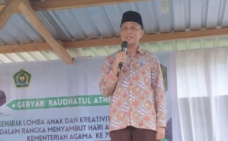 Kepala Kantor Kemenag Sumbawa Buka Gebyar Raudhatul Athfal
