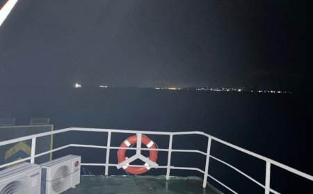 Kapal Penumpang Mutiara Alas 3 Rute  Poto Tano - Kayangan Alami Overheat, Penumpang Terjebak di Tengah Laut Lebih dari Lima Jam