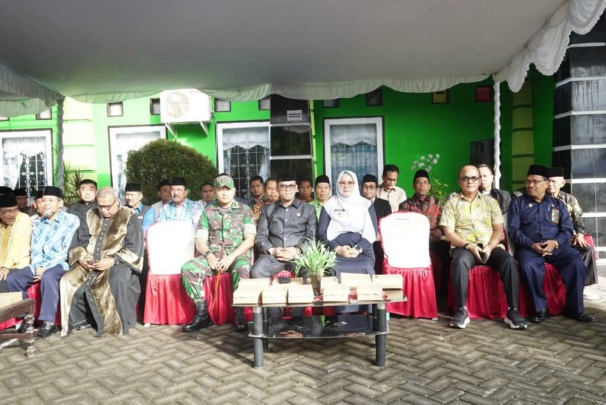 Upacara Bendera HAB Kemenag ke 79 Kabupaten Sumbawa  Meriah,  Apresiasi Ditujukan pada ASN Berdedikasi