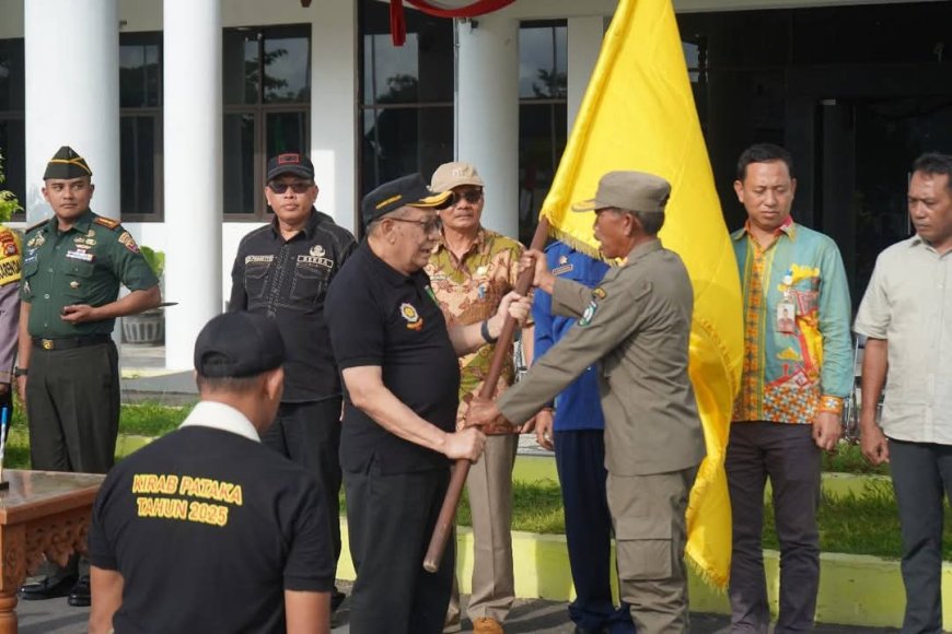 Bupati Sumbawa Lepas Kirab Panji Lambang dalam Rangka HUT ke-66