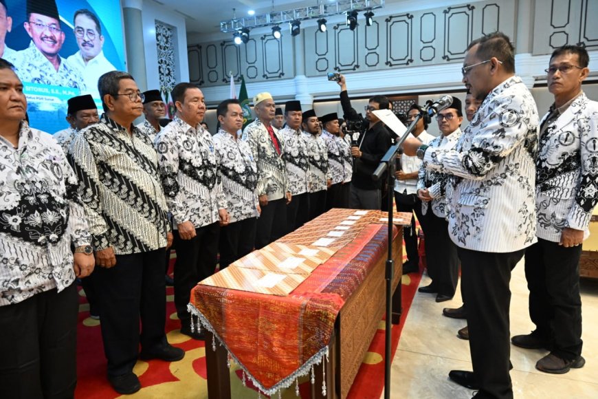 Lantik Pengurus Perangkat Kelengkapan Organisasi PGRI Sumut, Ilyas Sitorus Berharap Ada Penguatan Organisasi