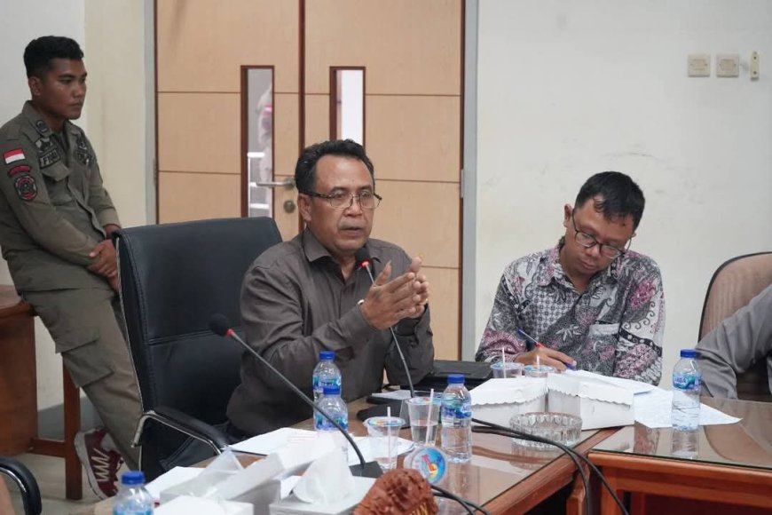 Dewan Rosi Desak PT SJR  Penuhi Tuntutan Masyarakat Ropang dan Lantung  Bangun Akses Jalan