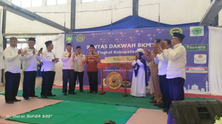 "Pahala Kasuka" Bergema : Pentas Dakwah BKMT 2025 Resmi Dibuka Kemenag dan MUI  Sumbawa