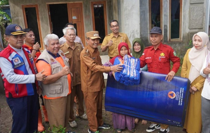 Gerak Cepat Wabup Ansori: Tinjau Banjir Serading, Perintah Normalisasi Sungai, dan Salurkan Bantuan