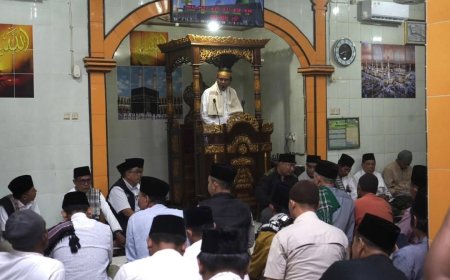 Safari Ramadhan di Desa Mamak, Bupati H. Jarot Ajak Masyarakat Tingkatkan Sholat Berjamaah