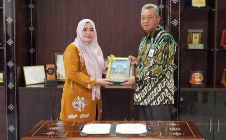 Wagub NTB Umi Dinda Teken Penyerahan LKPD Unaudited 2024