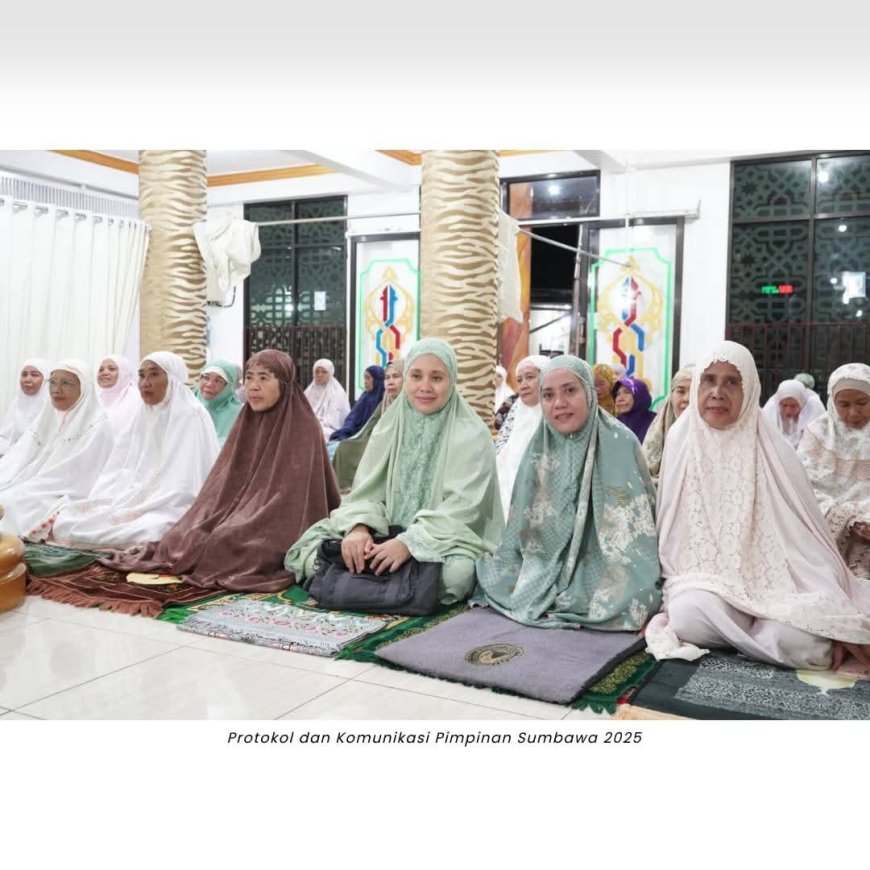 Bupati H.Jarot Tarawih di Samapuin, Ajak Warga Doakan dan Kawal Pemerintahan