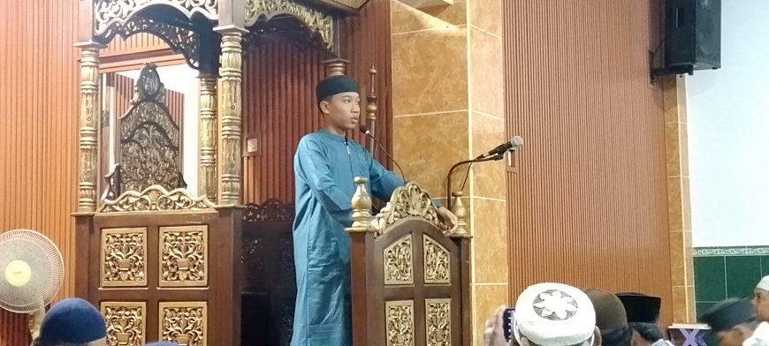 Santri Pesantren Lentera Ilmu Sumbawa Isi Ceramah Ramadhan di Masjid Jami Annur