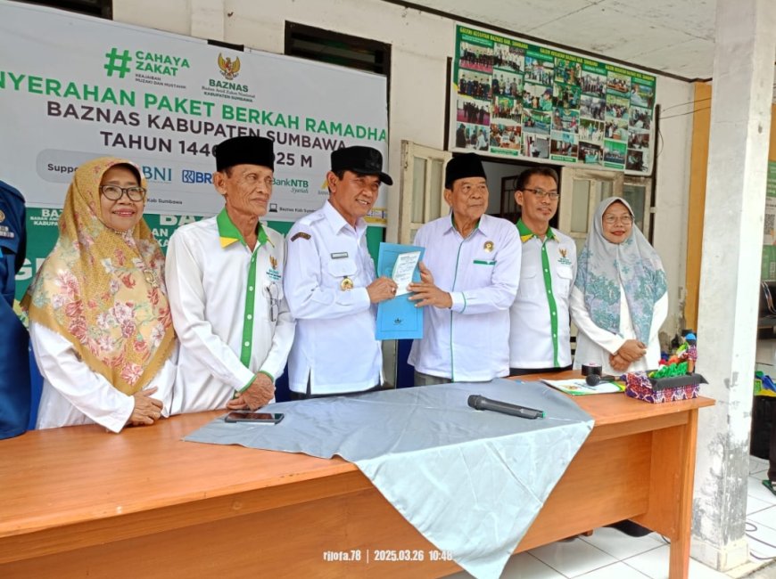 Teladan Kepedulian, Wabup Sumbawa Salurkan Zakat Mal Rp 25 Juta Melalui BAZNAS