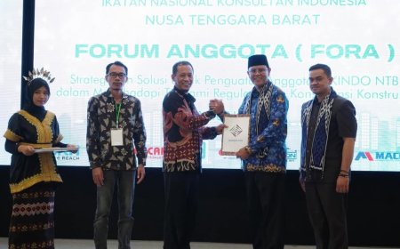 Sumbawa 'Panggung' INKINDO NTB: Bupati Jarot Soroti Peran Vital Konsultan di Era Digital dan 'Bisikkan' Proyek Musholla