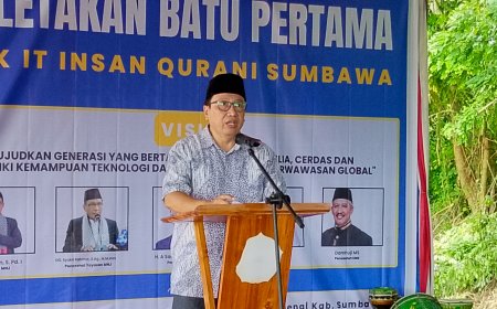 Bupati Sumbawa Melalui Staf Ahli Ekonomi dan Pembangunan Hadiri Peletakan Batu Pertama SMK IT Insan Qurani