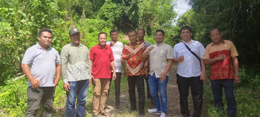 Pansus DPRD Tinjau Jembatan Dusun Kayu Madu yang Ambruk,  Minta Segera Dibangun Kembali