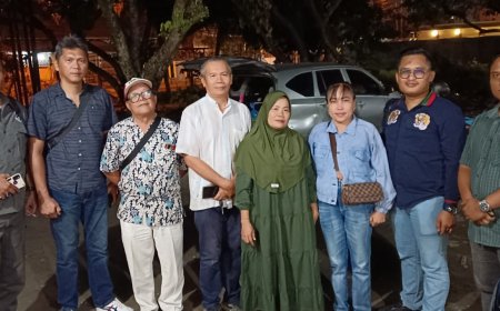 Gabungan Jurnalis  Media Pemprov Sumut Beri Penghormatan Terakhir Kepada Keluarga Mendiang Selamat Purba