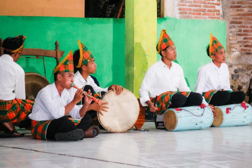 Balai Desa Lenangguar 'Bergema' dengan Mero Manto Film Samawa: Sinema Jadi 'Jembatan' Lestarikan Warisan Budaya
