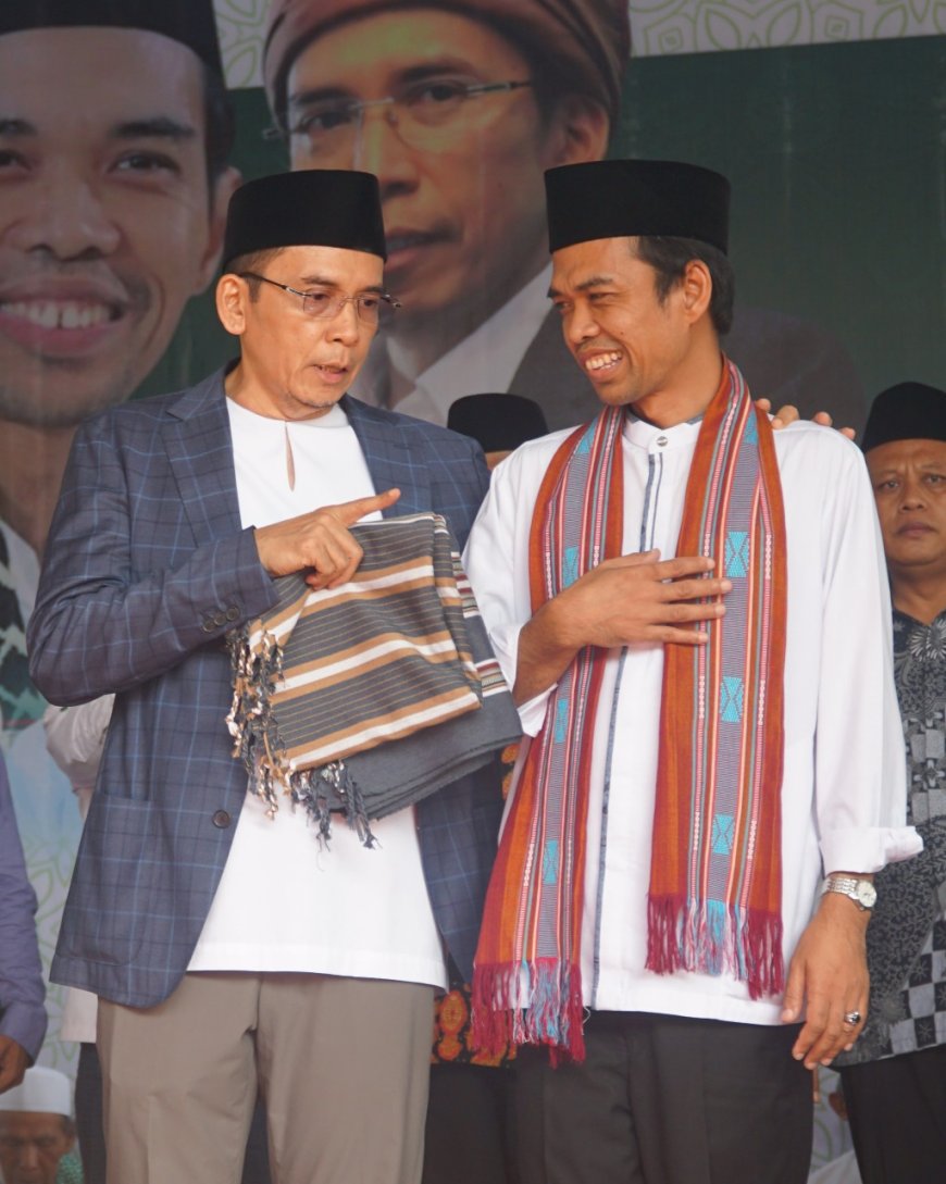 Dua Ulama Aswaja dalam Satu Panggung Tabligh Akbar di Lombok: TGB Zainul Majdi dan Ustad Abdul Somad