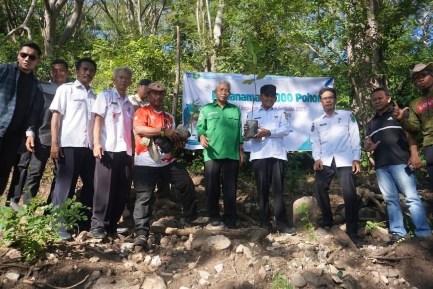 Peringati Hari Lingkungan Hidup Sedunia 2025, Wakil Bupati Sumbawa Pimpin Penanaman 1000 Pohon